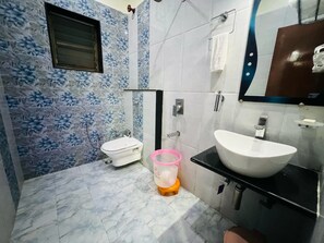 Kamar Double Deluks, pemandangan kota | Kamar mandi