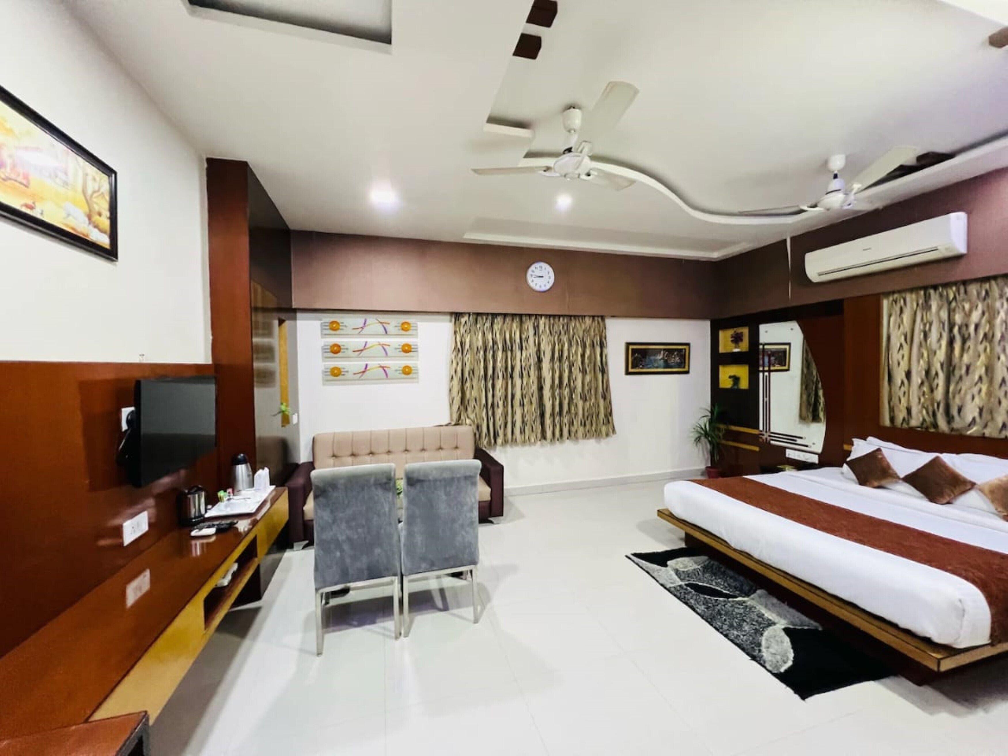 Deluxe Double Room, City View | Free WiFi