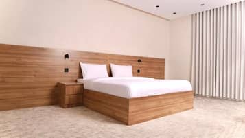 In-room safe, blackout curtains, free WiFi