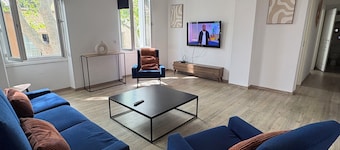 Bright apartment near beach and port