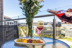 Outdoor dining - Ellipse guest house close to Mall of Africa (Midrand)