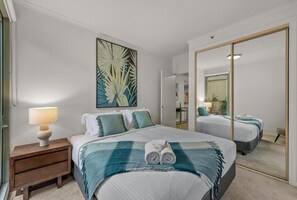Classic Apartment, 3 Bedrooms, Patio | Iron/ironing board, free WiFi - Exclusive Stays - Southbank Towers (Southbank)