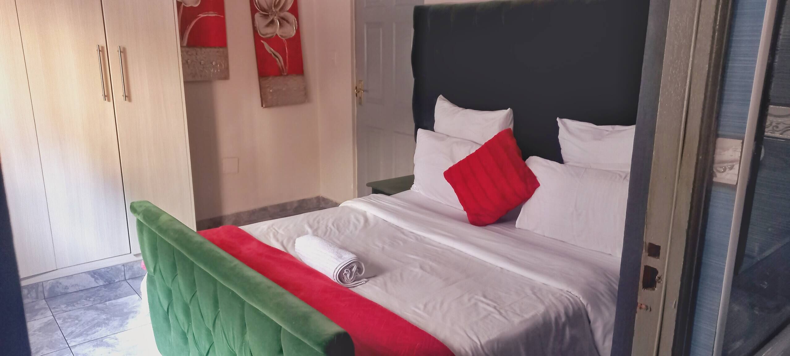 Iron/ironing board, internet, bed sheets, wheelchair access