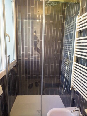 Bathroom - Apartment in Pigneto (Rome)