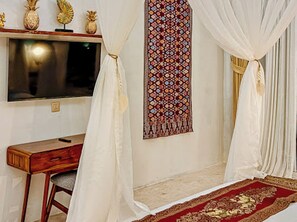 Desk, free WiFi, bed sheets - Hafrana Villa by AGATA - 700sqm 2BR Villa with Private Pool & Jacuzzi (Karangasem)