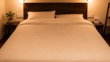 Chambre Confort Double ou avec lits jumeaux, patio, vue colline | Wi-Fi gratuit