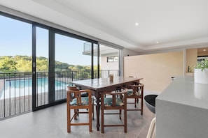 Habitación, 2 habitaciones, balcón, vista al jardín | Comedor