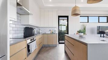 Room, 2 Bedrooms, Balcony, Garden View | Interior