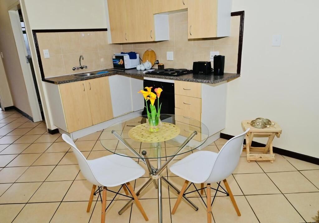 Apartment, 1 Bedroom | Dining room