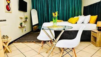 Apartment, 1 Bedroom | Living room