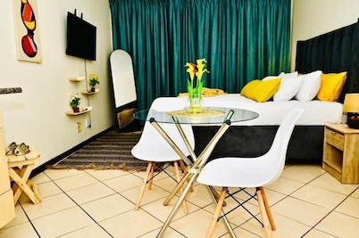 Cozy Comfortable Apartment With Pool