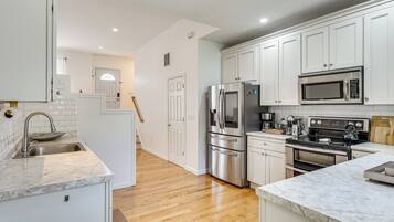 Fridge, microwave, dishwasher, coffee/tea maker