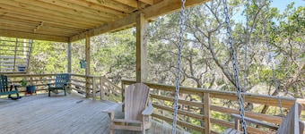 < 1 Mi to Ocean! OBX Condo w/ Decks, Pets Welcome