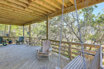 < 1 Mi to Ocean! OBX Condo w/ Decks, Pets Welcome