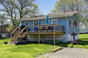 Exterior - Dog-Friendly Home w/ Dock & Views on Waneta Lake! (Wayne)