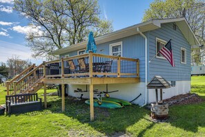 Outdoor dining - Dog-Friendly Home w/ Dock & Views on Waneta Lake! (Wayne)