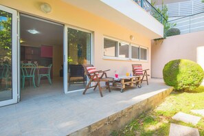 Outdoor dining - Elegant Urban Retreat in Psychiko 2 (Psichiko)
