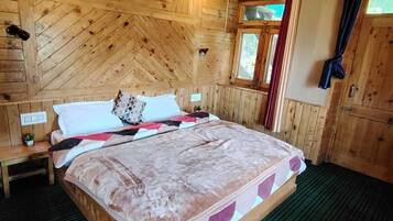 Deluxe Double Room, Valley View | Desk, laptop workspace
