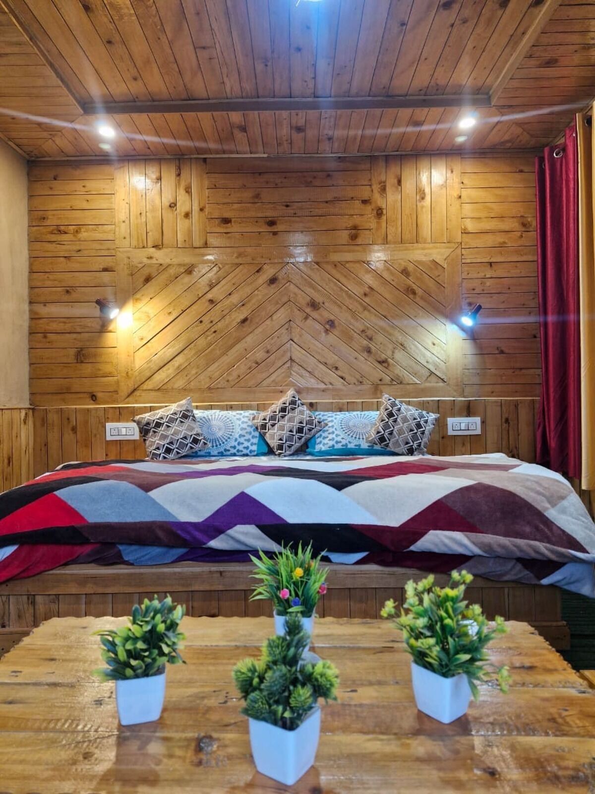 Habitación doble Deluxe, vista al valle | Escritorio y espacio para trabajar con laptop 