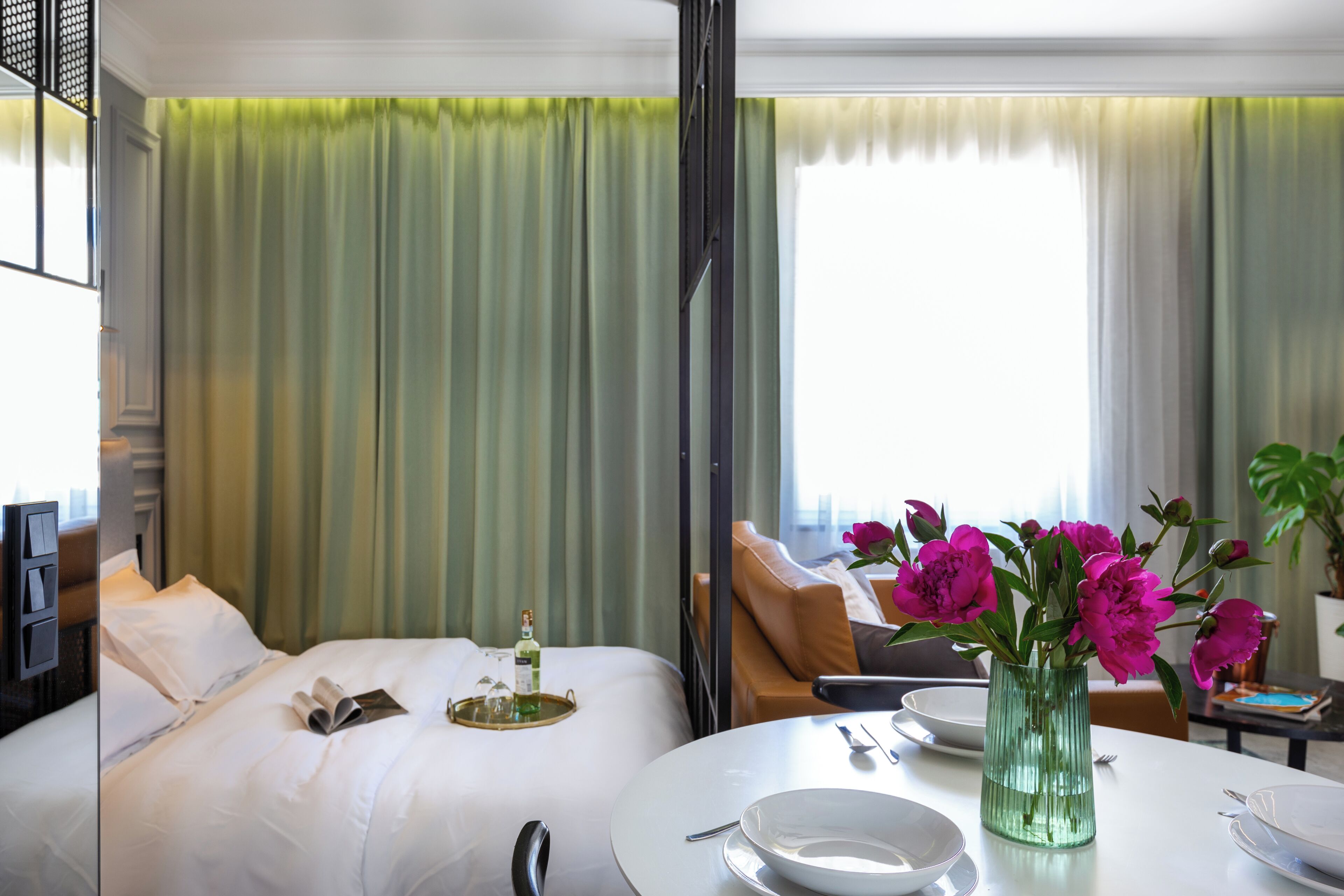 Design Studio Suite | Premium bedding, individually decorated, individually furnished