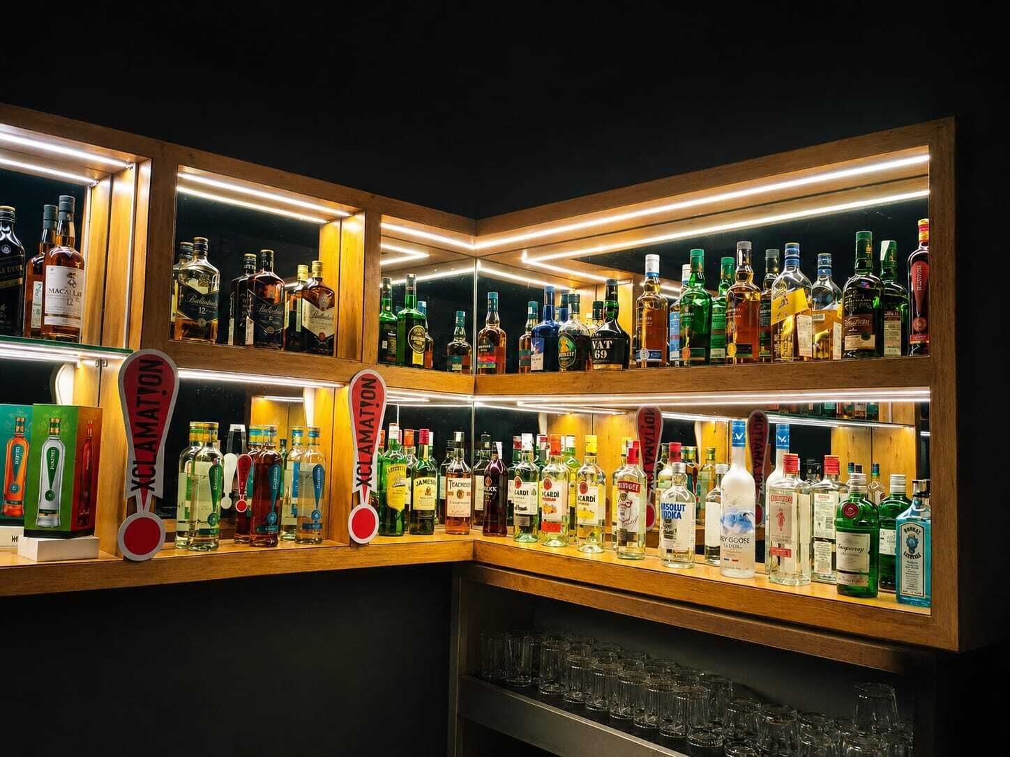 Bar (in der Unterkunft)
