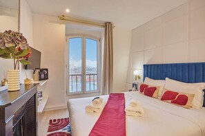 Iron/ironing board, WiFi, bed sheets - A charming haven in the heart of Montmartre (Paris)