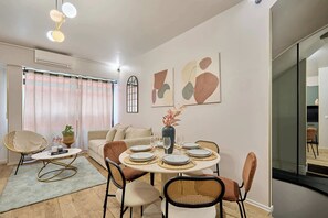 Dining - Charming Duplex 1 bedroom Center of Paris (Paris)
