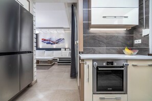 Private kitchen - Spacious 6-bedroom villa in gorgeous Králův Dvůr with fitness room and terrace (Králův Dvůr)