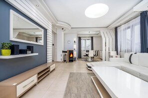Living area - Spacious 6-bedroom villa in gorgeous Králův Dvůr with fitness room and terrace (Králův Dvůr)