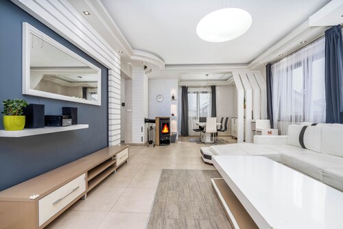 Spacious 6-bedroom villa in gorgeous Králův Dvůr with fitness room and terrace