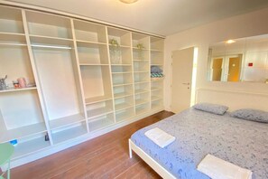 Free WiFi, bed sheets - Charming street room in Antwerp (Antwerp)