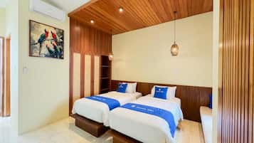 Chambre Deluxe Double ou avec lits jumeaux, balcon, vue piscine | Bureau, Wi-Fi gratuit