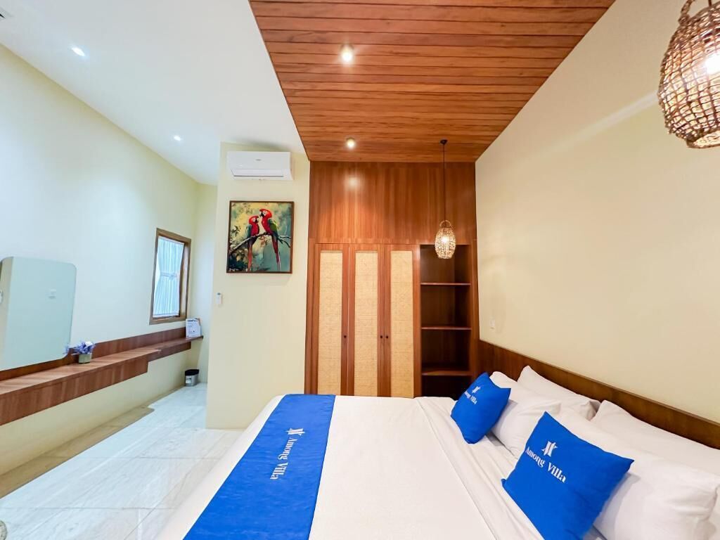 Suite, balcon, vue piscine | Bureau, Wi-Fi gratuit