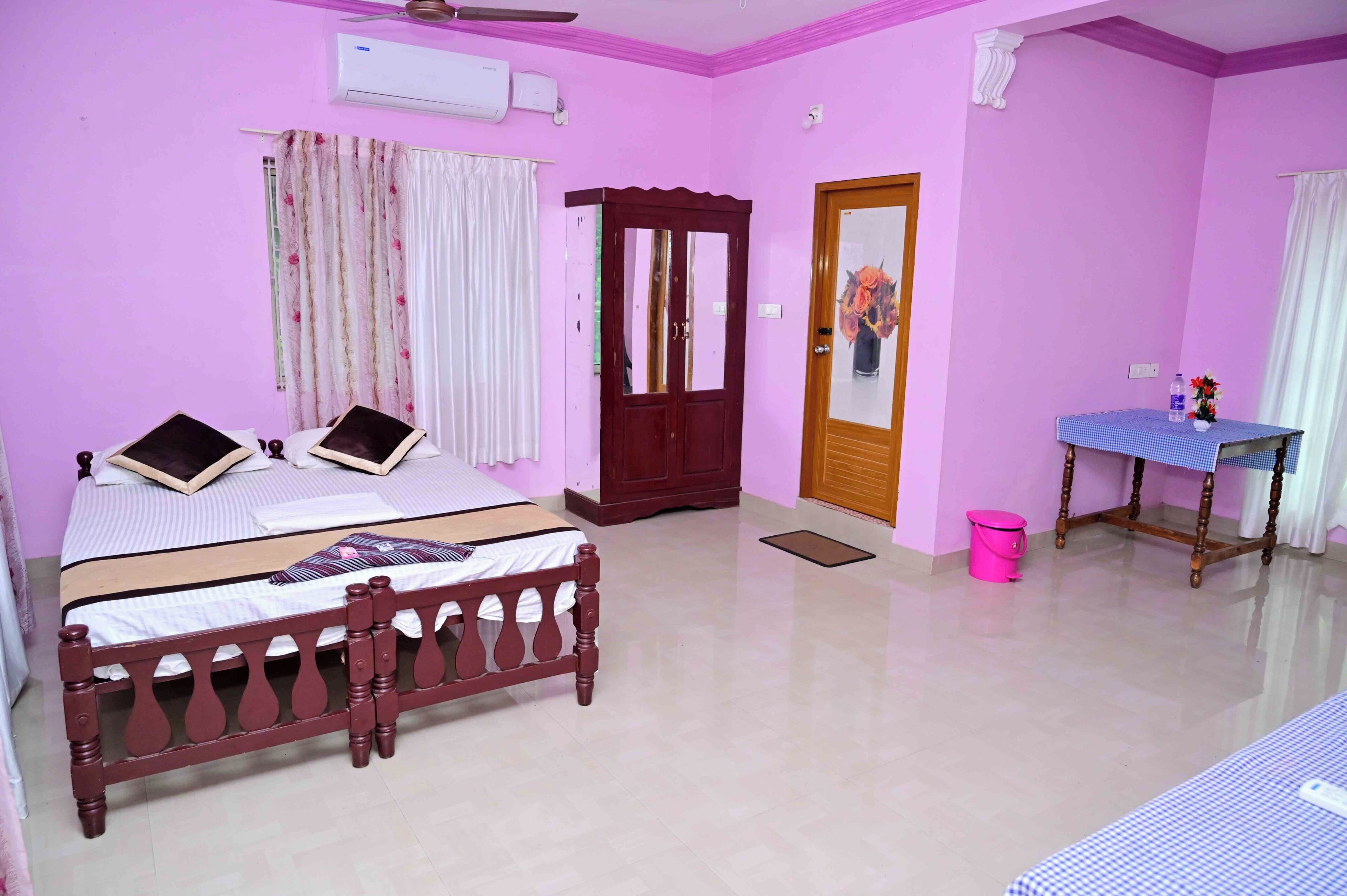 5 bedrooms, WiFi (free)