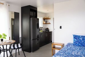 1 chambre, fer et planche à repasser, Wi-Fi gratuit, draps fournis