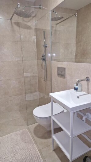 Chambre Deluxe, vue jardin | Salle de bain