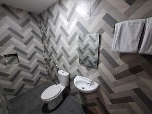 Towels, soap - homeSTAY Veteran (PALEMBANG)