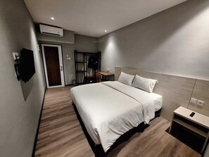 Deluxe Double Room | Desk, laptop workspace, free WiFi - homeSTAY Veteran (PALEMBANG)