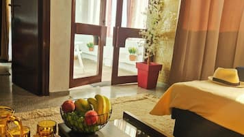 1 bedroom, iron/ironing board, internet, bed sheets