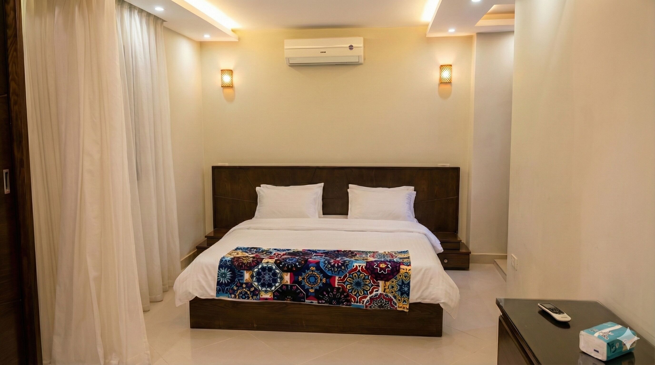Iron/ironing board, WiFi, bed sheets