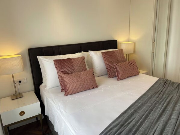 2 bedrooms, WiFi, bed sheets