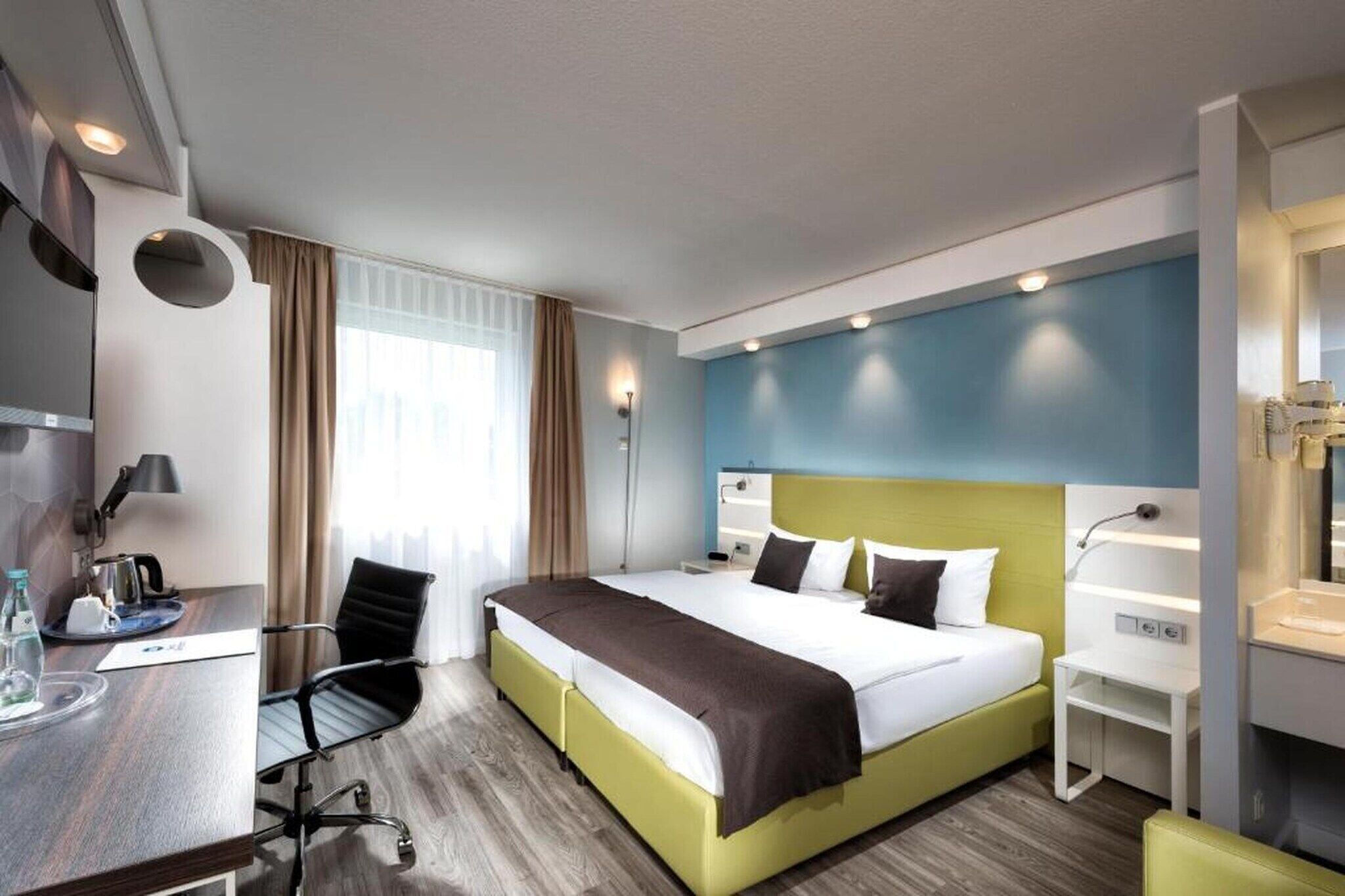 Desk, free WiFi, bed sheets