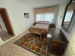 4 Schlafzimmer, Bügeleisen/Bügelbrett, kostenloses WLAN, Bettwäsche
