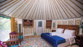 Deluxe Double Room, Mountain View | Iron/ironing board, free WiFi