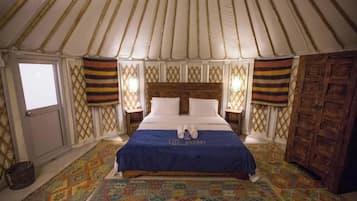 Deluxe Double Room, Mountain View | Iron/ironing board, free WiFi