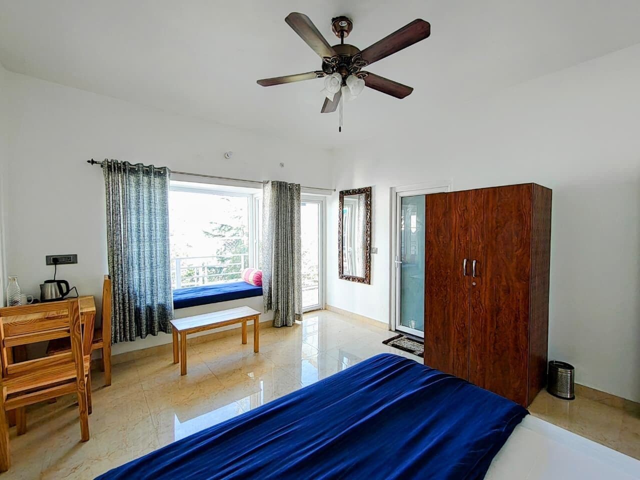 Double Room, Balcony, Mountain View | Desk, laptop workspace, iron/ironing board, free WiFi
