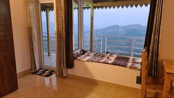 Chambre Double, balcon, vue montagne