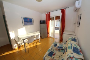 Apartment, 1 Bedroom, Balcony | Living room - Holiday Home for Families and Friends in Rosolina (Rosolina)