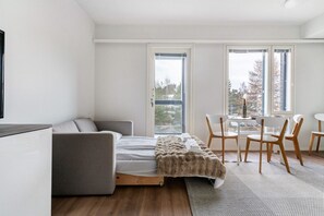 TV - Arctic Railway Studio by Lapland Host (Rovaniemi)
