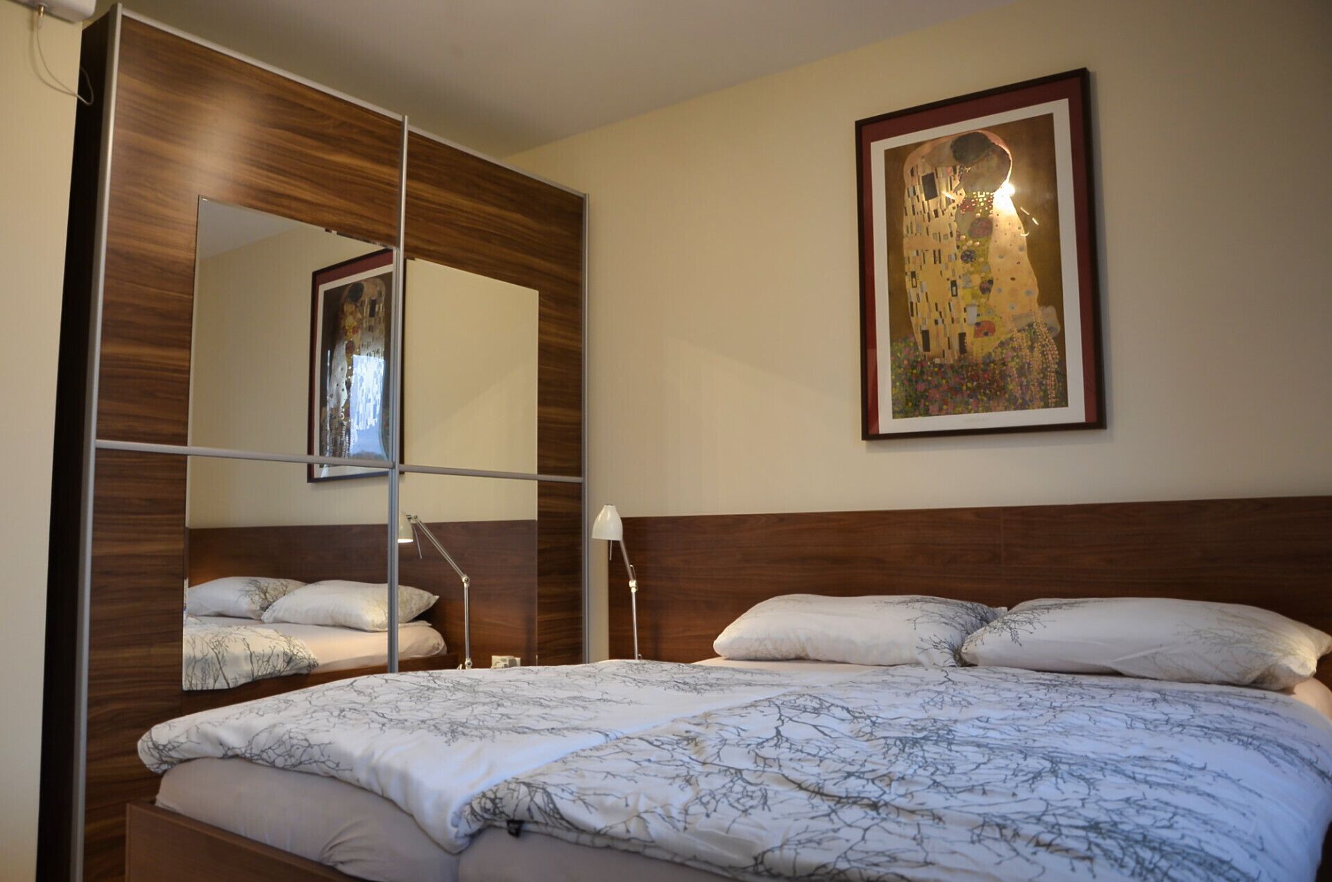Iron/ironing board, free WiFi
